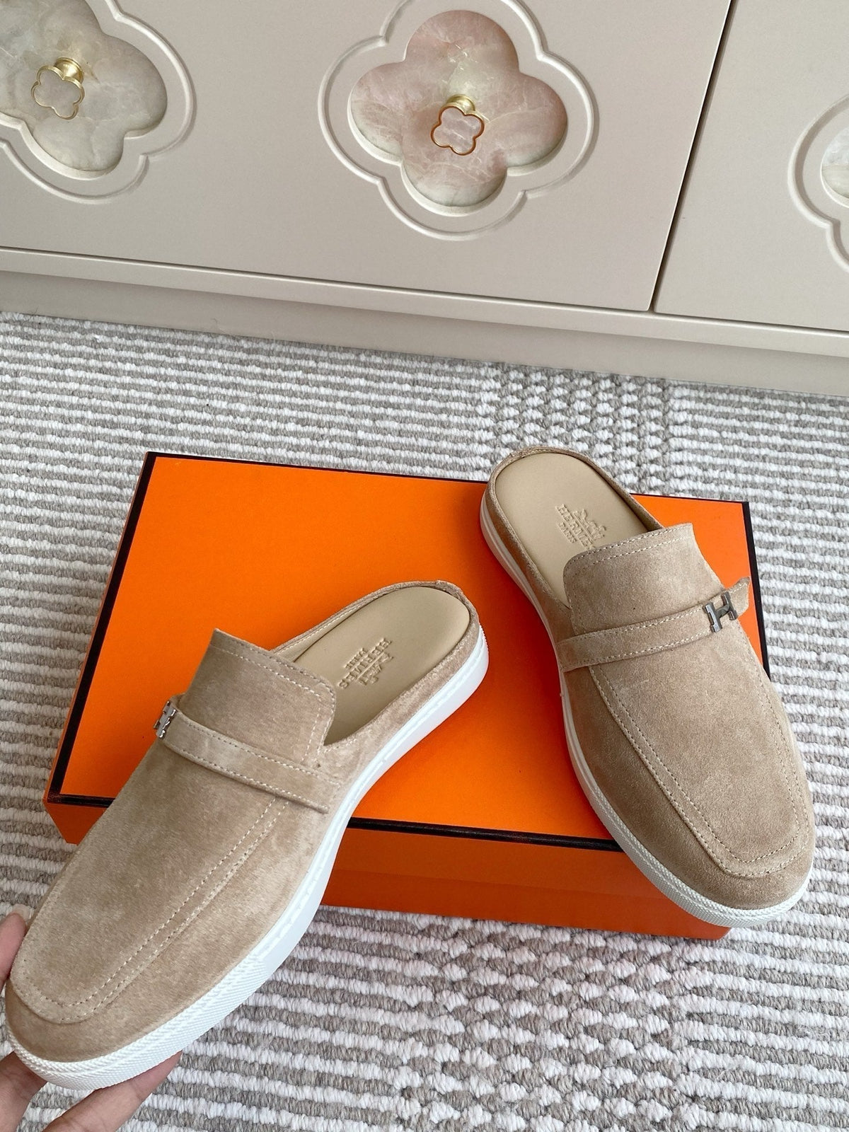 HERMES 25S MULES IN BEIGE SUEDE WITH SILVER HARDWARE