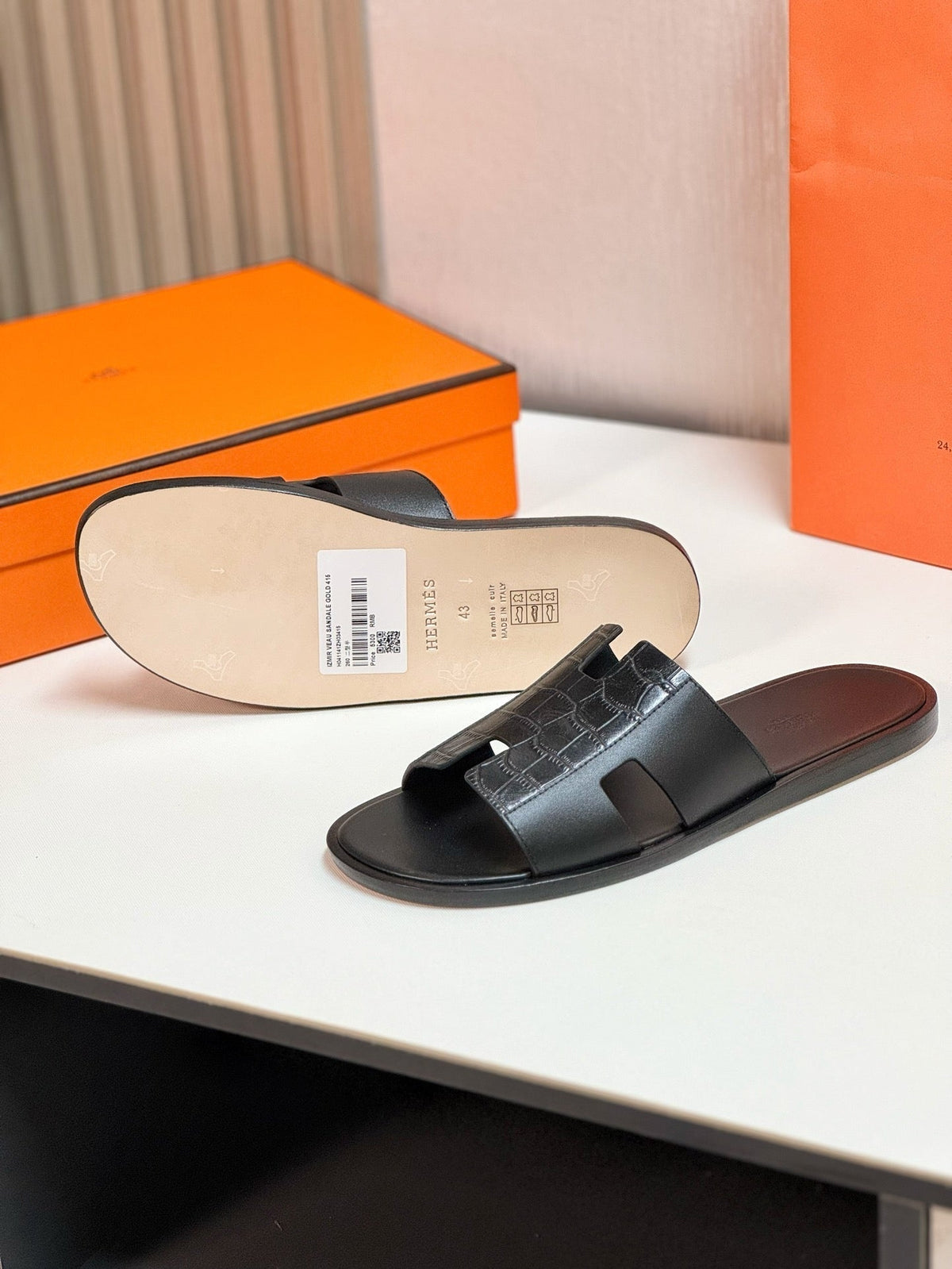 HERMES IZMIR SANDAL BLACK LAMBSKIN WITH PATTERNS